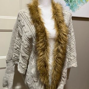 Fur collar cotton cardigan.